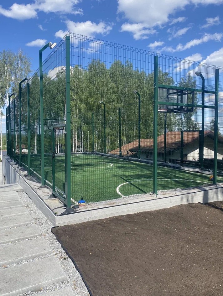 Горизонтальный забор из металлического штакетника под ключ в Екатеринбурге