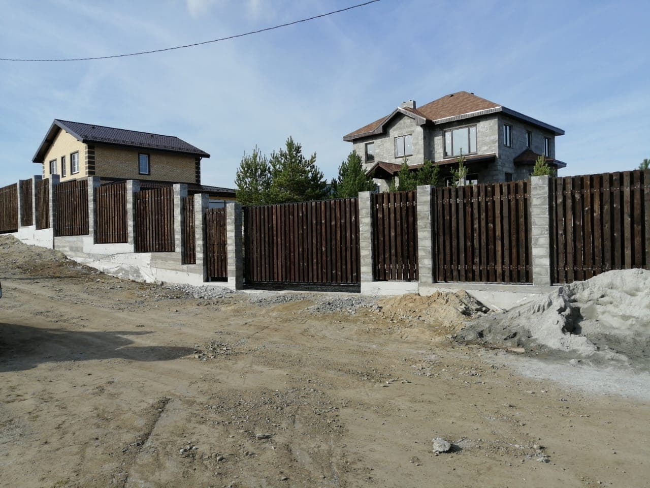 Забор каменное дерево Деревня Малое Седельникова ул. Крымская, пример работы 